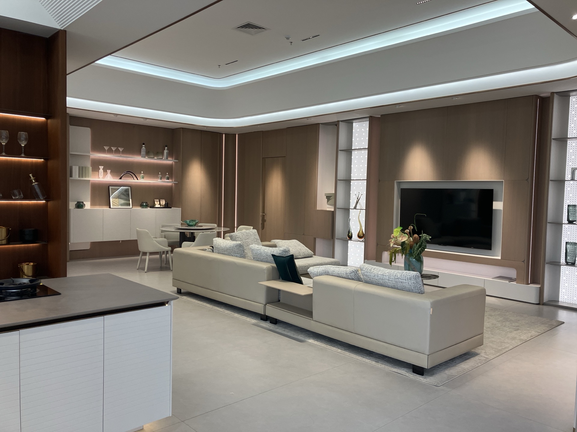 Aiyige factory showroom