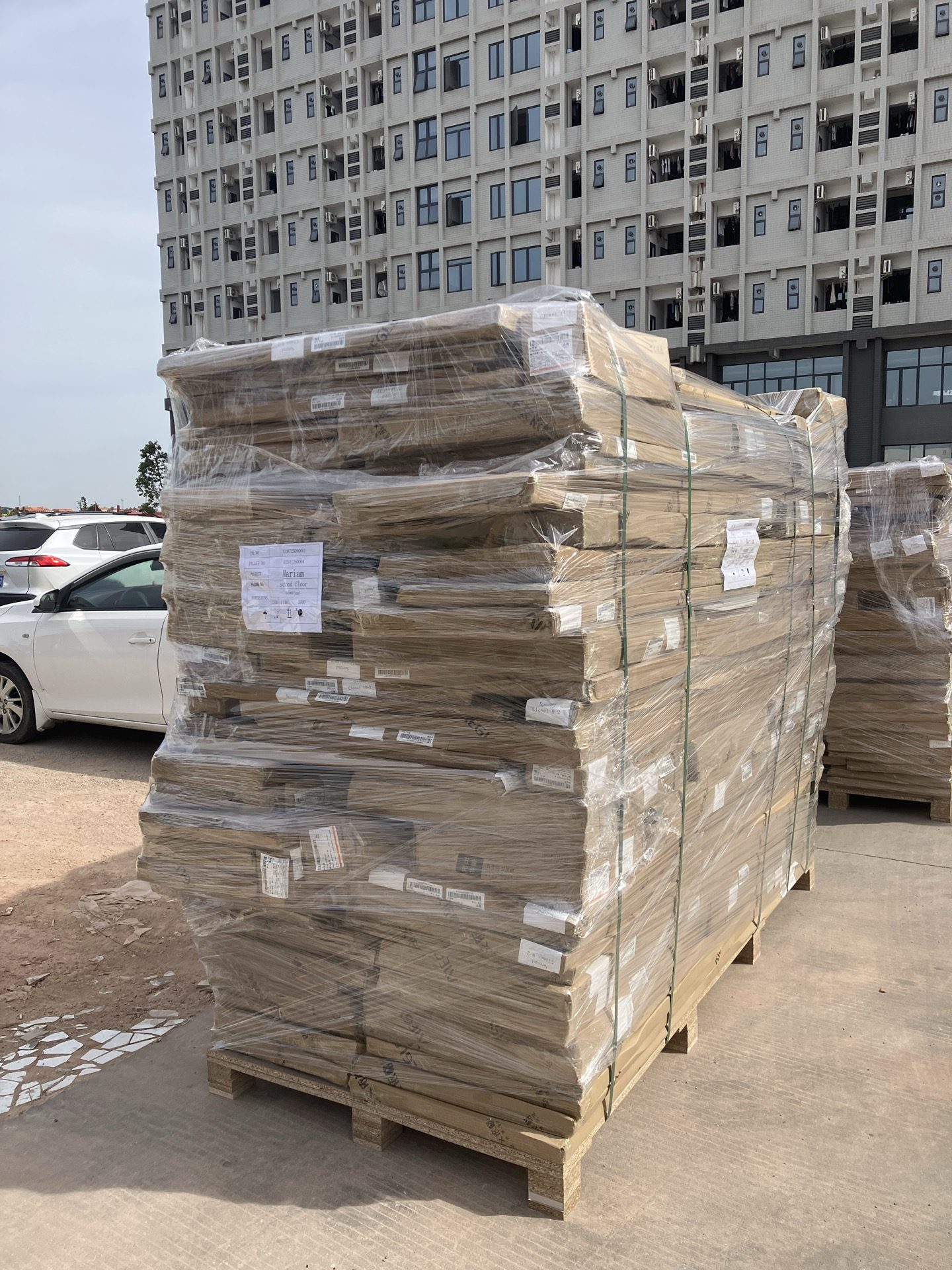 Export container loading at a GBA factory